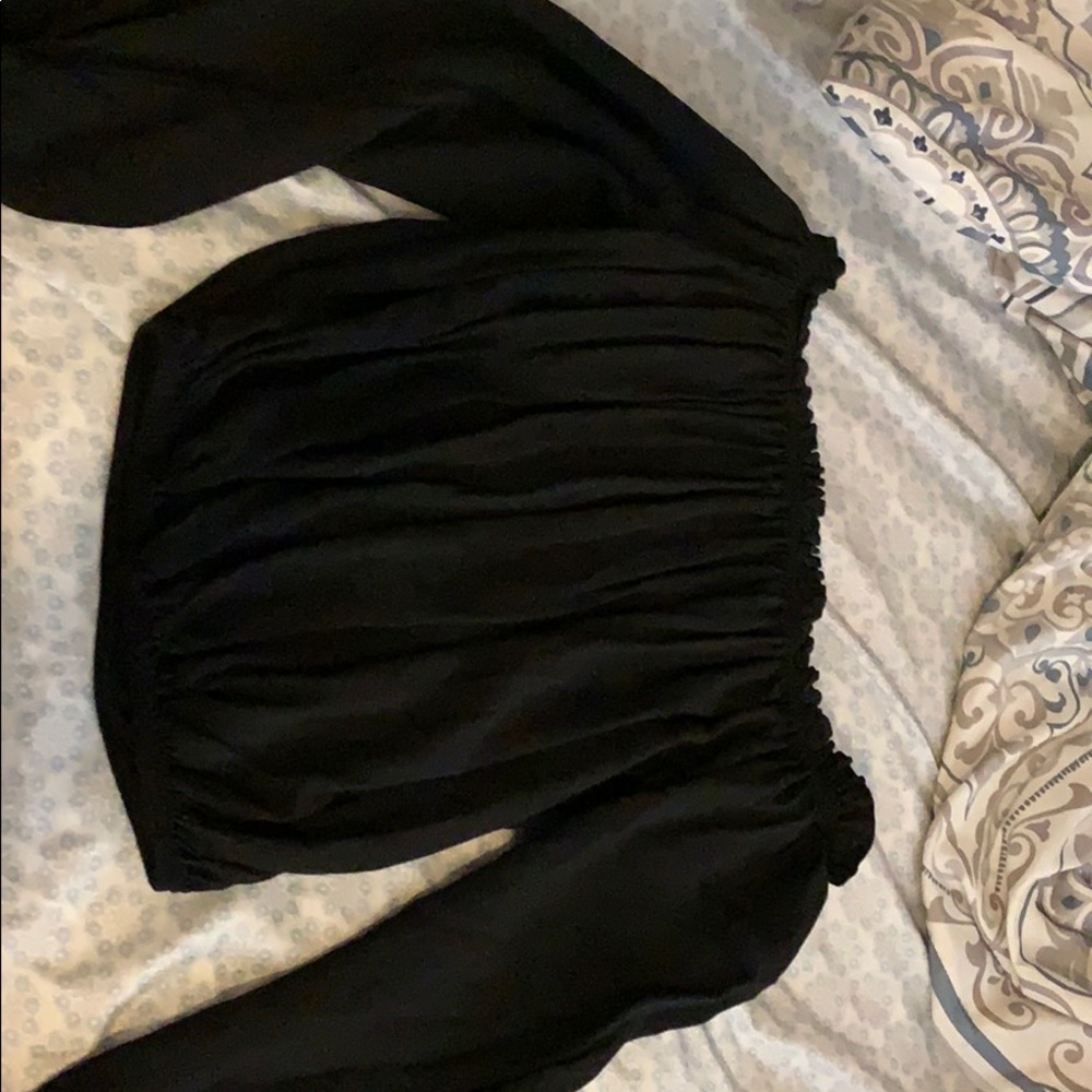 Brandy Melville off the shoulder shirt